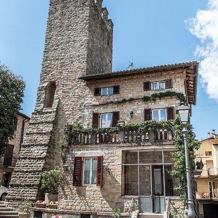 La Rosa Di Francesco Inn Valfabbrica Exterior foto