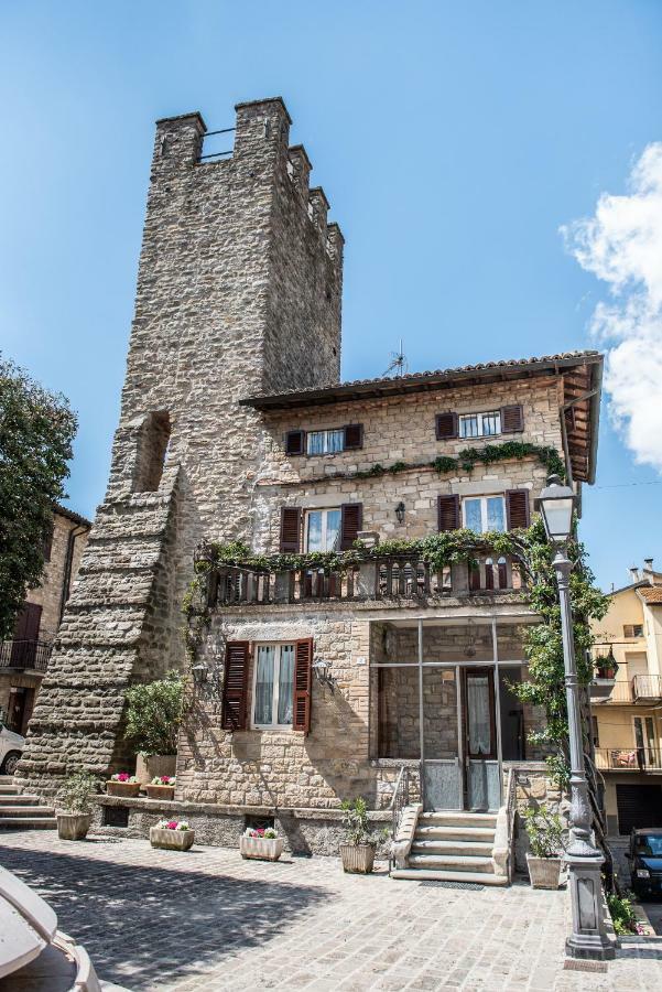La Rosa Di Francesco Inn Valfabbrica Exterior foto