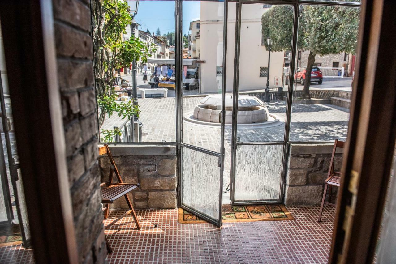 La Rosa Di Francesco Inn Valfabbrica Exterior foto